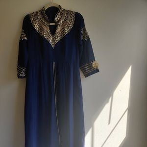 Floral length kurti with split with 3D flowers and emboidery